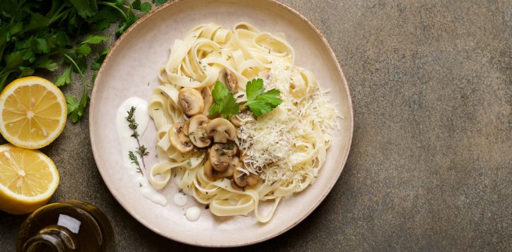 tagliatelle-spaghetti-with-creamy-mushroom-pasta-sauce-italian-pasta-in-plate